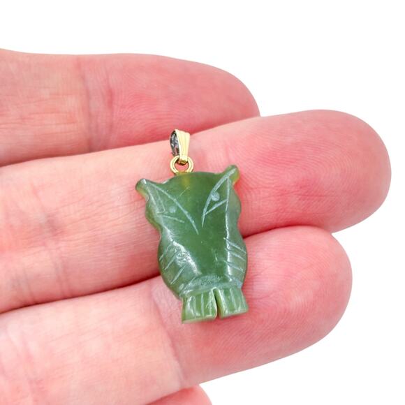 Estate Jewelry - Vintage 12KGF Carved Nephrite Jade Owl Pendant